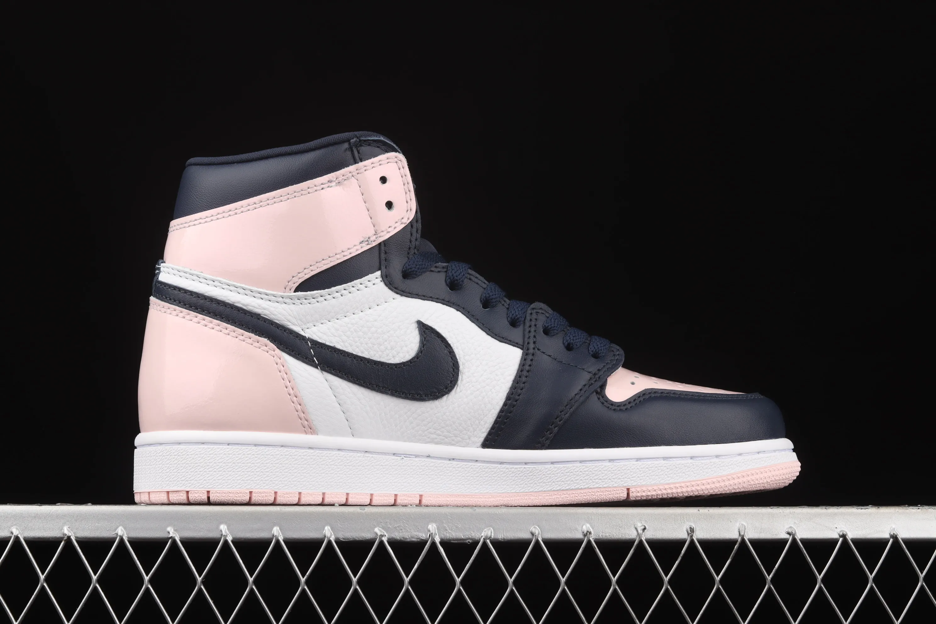 All categories Air Jordan Jordan series basketball shoes Air Jordan 1 High L version Air Jordan 1 High OG Atmosphere AJ1 Joe 1 Bubble Gum high-top basketball shoes DD9335-641